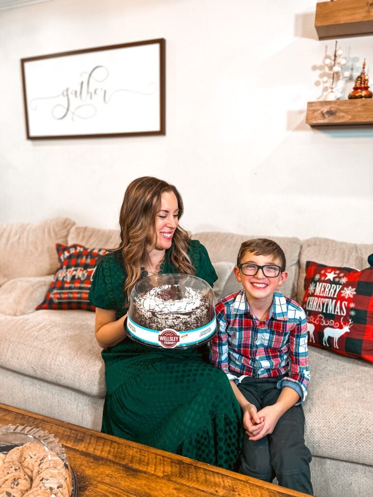 Family with Wellsley Farms Cookie and Cream Cake